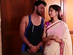 Mona romantic kiss Mona romantic kiss