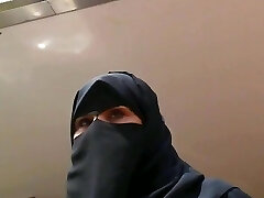 Wolter's Hijab Super-bitch 005