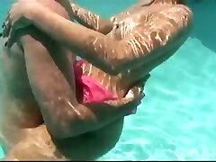 This honey can not only hold her breath but she knows how to make sex sexier This honey can not only hold her breath but she knows how to make sex sexier