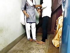 School ki store room me student log ka karnama hua viral
