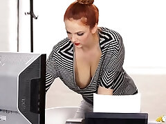 Eye catching crimson haired babe Kara Carter and her cleverage gonna make you spunk Eye catching crimson haired babe Kara Carter and her cleverage gonna make you spunk