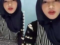 Hijab liebt es zu trinken cum