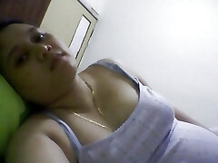 Sate an affair when the spouse is working out of town Sate an affair when the spouse is working out of town