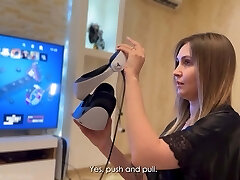 Tricky stepson humps his naive stepmom while she is in virtual reality