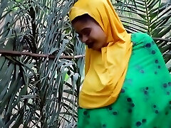 Ebony hijab slut gets solo Masturbation Ebony hijab slut gets solo Masturbation