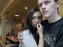 Guy penetrates attractive beauty while cuckold plays bowling