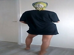 Accomplished mature woman likes to arouse Accomplished mature woman likes to arouse