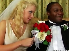 Mariée baiser interracial vidéo