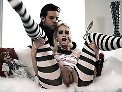 Dirty harlot with strenuous makeup Chloe Cherry gets her Gothic ass fucked