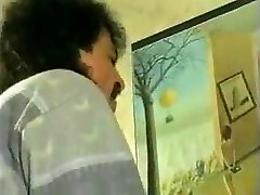 HYE Her Neighbour Likes Her Hospitality !