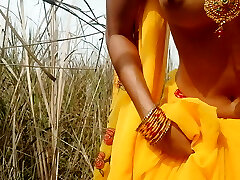 Indian 18 Years Old Village Outdoor Fuck-fest In Khet Natural Phat Ass Show In Clear hindi Voice