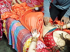 Nice Saree blBhabhi Gets Nasty With Her Devar for roughsex after ice massage on her back in Hindi
