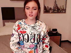 Colombian dad's girl loves to entice you on her cam show with her sweetness and body of an innocent young lady Colombian dad's girl loves to entice you on her cam show with her sweetness and body of an innocent young lady