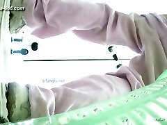 chinese girls go to restroom.*** chinese girls go to restroom.***