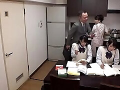 जापानी कदम पिता अपने किशोर बकवास
