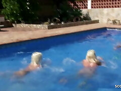 allemand mature séduit adolescent fille de baiser à la piscine en vacances