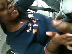 Mature ebony colleague giving me a nice quick blowjob in the car