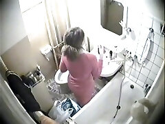 实spycam-视频的室友-浴室手淫