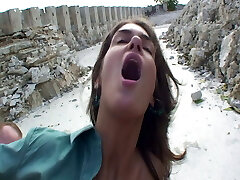 Me and my friend found a damsel on the street and invited her to tear up Me and my friend found a damsel on the street and invited her to tear up