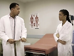 Sexy therapist Kira Noir lures her tall colleague to be fucked in the hospital