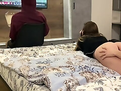 My husband is more interested with a computer game than with me, so I'll smash his homie