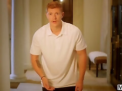 Boss Charli takes charge in a crazy office intercourse with her assistant Boss Charli takes charge in a crazy office intercourse with her assistant