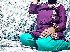 Indian dasi bahabi hard-core in the room Indian dasi bahabi hard-core in the room