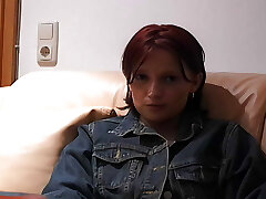 Deutscher Retro-Porno! Sie weiss, wie fellow dich neckt!