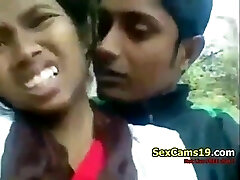 spicygirlcam - Desi Indian Girl Dt Her BF Outdoor