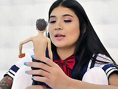 Johnys veiny dick fucks Brennas eager gash