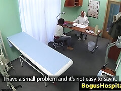 Amateur emo tatouée pussylicked à l'hôpital Amateur emo tatouée pussylicked à l'hôpital