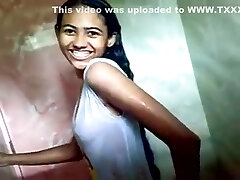 indian maid daughter getting fucked