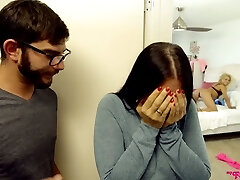 Blond step daughter Carmen Caliente can't stop twerking her juicy booty