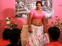 Yoga lecturer Gives instructions