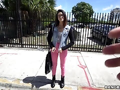 Chick With Glasses Gets Screwed In The Pound Bus Chick With Glasses Gets Screwed In The Pound Bus