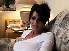 Accidental blowjob with mom!!! Accidental blowjob with mom!!!