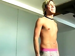 Light-haired emo twinks Bradley Bishop cums after masturbating solo