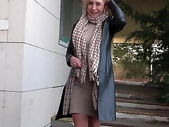 Julia North enjoys while sucking her paramour's dick in the camper