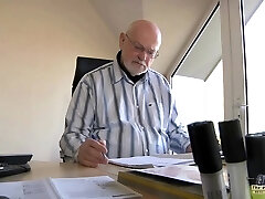 Young Secretary Bangs old man boss fucks beautiful girl Young Secretary Bangs old man boss fucks beautiful girl