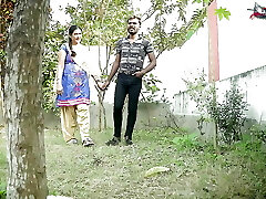 INDIAN DESI Bf HARDCORE FUCK WITH Gf IN THE PARK ( HINDI AUDIO )