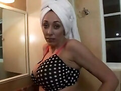 Milf Alia Shower