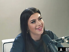 UP CLOSE - How Dolls Orgasm With The Attractive Gal Ritchie! SOLO FEMALE MASTURBATION! FULL Scene