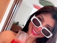 Solo dark haired chick swallowing and having fun in a homemade video Solo dark haired chick swallowing and having fun in a homemade video