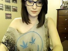 It should be illegal to have a body that gorgeous and this teen is a superb camgirl