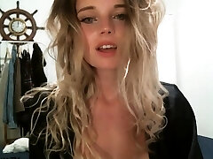Amateur sweet blonde babe fellating cock