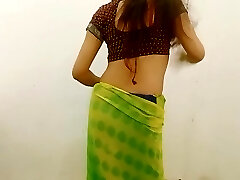 Tub karti hui bhabhi Tub karti hui bhabhi