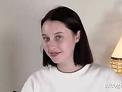 dziewczyna marzeń malory malibu dostaje jej słodką cipkę zjedzoną po raz pierwszy!