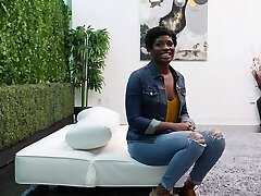 Brief haired ebony girl Kelly gets her hands on a white dick