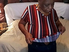 Make That Coochie Squirt And I Will Clean Up Your Mess