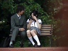 la plus chaude salope japonaise saori hara à l'université en chaleur, scène de jav en plein air
